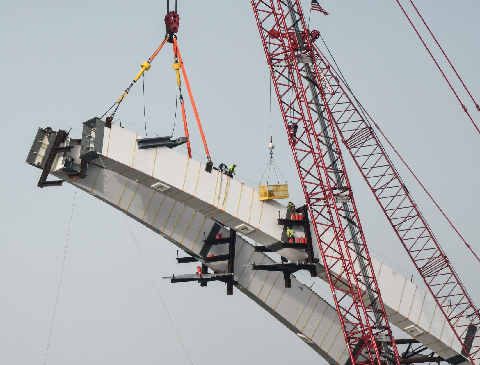 111519-mda-nws-bridgeconst-228.jpg